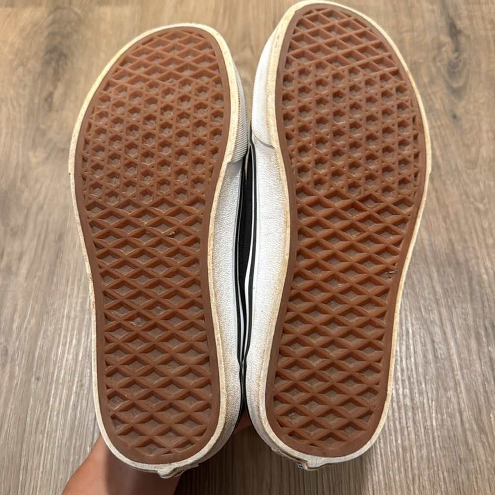 Vans - Picture 3 of 4